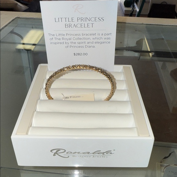 Ronaldo Designer Jewelry Gold Bracelet - Picture 2 of 3